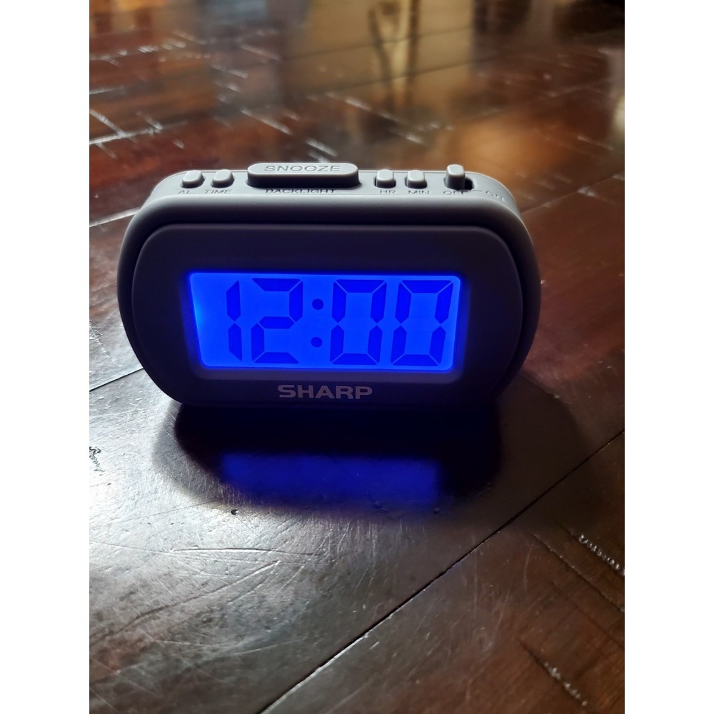 Sharp Digital Alarm Clock With Blue LED Backlight Rubberized‎ Case Battery Power - Picture 6 of 7
